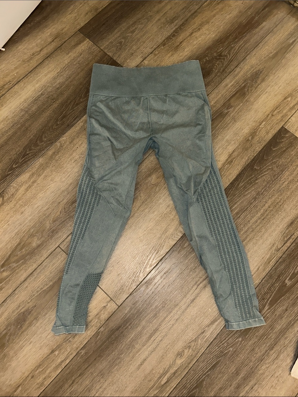Fabletics Seamless High-Waist Leggings in Teal Green
